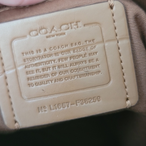 Coach Harley Hobo In Pebble Leather Gold/Brown F38259 - Picture 15 of 16